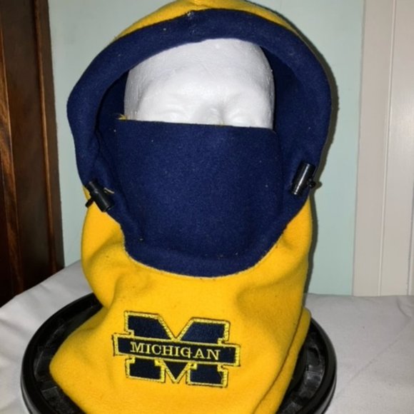 Michigan Wolverines reversible hood for motorcycling moves 
